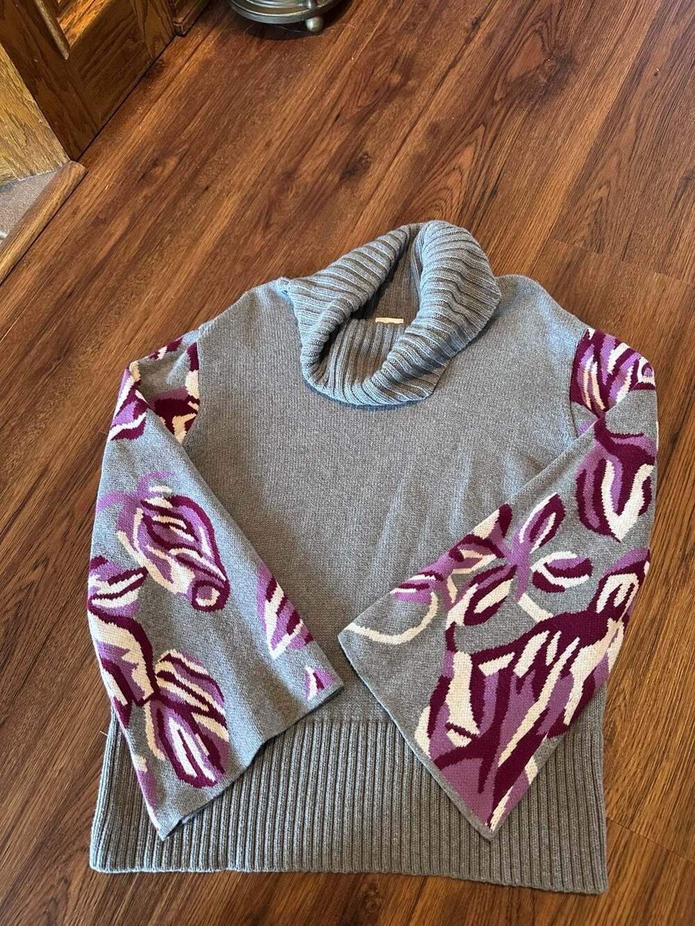 Cabi Eden Turtleneck Sweater Size M Gray Floral Bell Sleeve Pullover